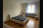 Închiriez apartament 3 camere deosebit, decomandat,zona Medicină,etajul 2/2,  - 3