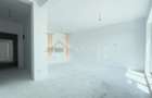 Decomandat. Compartimentat excelent. Etaj 1. Balcon 10 mp. - 2