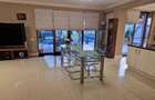 Vilă de Lux de 373 mp în Izvorani – Terase Vaste, Piscină și SPA lângă Pădure - 9