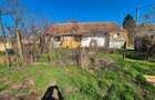 Casă batraneasca și teren de vanzare - 1