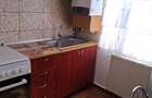 Proprietar  vând  apartament cu  3 camere decomandat în  Reșița  - 7