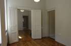 Apartament in casa recent renovat , parcare in curte, zona centrala - 11