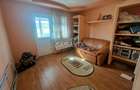 Apartament 3 camere, situat in Rovinari , Str. Plopilor - 7