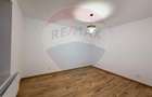 Apartament 4 camere, pe 2 niveluri si curte comuna în Centru - 34