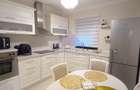 Vila spatioasa, 6 camere, 5 bai, ideala pentru doua familii, intrari separate - 2