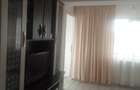 Închiriez apartament cu o cam  - 8