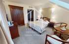 Investitia ideala - Pensiune, zona centrala - 14 camere, 2 apartamente - 1