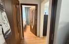 Proprietar vând apartament 3 camere etaj 5, renovat în bloc reabilitat preț  - 5