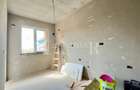 Apartament de 3 camere cu 2 bai si cu bucatarie INCHISA + 70 gradina proprie ! - 3