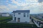 Vila moderna de 4 camere in Cristian - 12