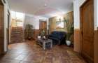 Oportunitate rară: Casă de vacanță sau Pensiune în Poiana Mărului - 10