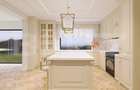 Vilă exclusivistă cu panoramă spectaculoasă și proiect de design interior