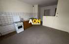 De vanzare apartament 3 camere, Cetate - 8