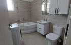 Vand apartament cu curte - 5