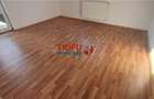 Apartament 3 camere de inchiriat  Cetate etaj 2