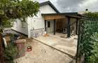 Ofer spre inchiriere casa individuala,renovata,3 camere - 3