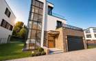 Vilă premium de închiriat - Iancu Nicolae - Piscină Privată - 1