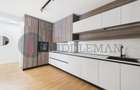Vanzare apartament 3 camere  | Stația de metrou Basarab în fața blocului - 4