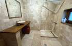 Casa individuala cu personalitate, strada privata cu acces securizat, Europa - 12