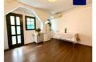 Apartament la etajul 1 cu terasa de 21.5 mp, situat în zona centrală - 12