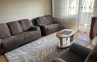 Apartament cu trei camere de închiriat 