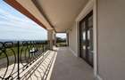 Proprietate in stil neoclasic, 252 mp utili pe teren de 2950 mp - Panoramic - 3
