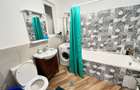 Apartament spatios cu 3 camere | 100 mp | Balcon | Curte | Central