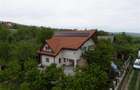 Casa de Lux in Livada cu Ciresi Eleganta, Confort si Panorama de Vis