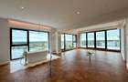 Penthouse cu 4 camere // terasă 70 mp / 200 mp / 3 parking / Straulesti