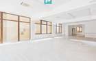 Spațiu comercial renovat, vitrină 8 m, Etaj 1 - 5
