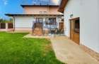 Vilă cu 6 dormitoare, 2 garaje, anexe multiple - 2076 mp teren - 20