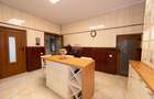 Apartament cu 4 camere 169mp, parter si teren 175mp, în zona Grivita