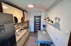 DE INCHIRIAT: Apartament spatios cu 3 camere si terasa generoasa - 6
