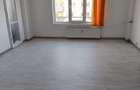 Apartament cu trei camere de vanzare, Piata Muncii, 231.000€ negociabil - 2