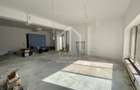 Spatiu comercial cu 8 camere, 5 bai, terasa - zona Centrala - 7