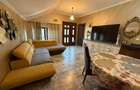 Spațiu comercial+locuință la mansardă,3 dormitoare, living,5 băi, teren 715 mp - 13
