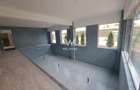 Vilă modernă premium cu piscină interioară, teren 1200 mp și panoramă - 20