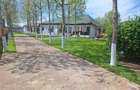 Vând două corpuri de casă 300mp și curte 1325mp - 1