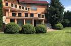 Casa - vila cu teren de tenis și grădina și panorama oraș  - 4