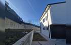 Case cu arhitectura nordica, panouri fotovoltaice, central Dezmir - 3