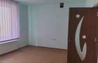 Proprietate cu teren 2.826 mp, 2 corpuri de casa, 9 camere, 3 bai, 2 garaje, pot - 2