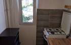Garsoniera in bloc mixt langa metrou Gorjului, Militari - 4