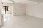 DE INCHIRIAT - renovat - parter si etajul 1 - stradal - 6