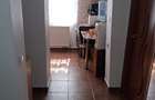 Proprietar  vând  apartament cu  3 camere decomandat în  Reșița  - 9