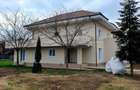 Casa de închiriat: Cartier privat, zona lacurilor Crevedia Buftea. - 1