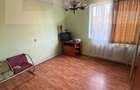 Casa de vanzare, cu 3 camere, doua bucatarii+teren in Simeria