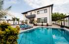 Vilă exclusivistă | 290 mp utili | Teren 719 mp | Piscină încălzită | - 1