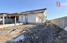 Duplex cu 4 camere despartit prin baie, Mosnita Veche