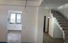 Jumatatea interioara  de duplex de vanzare la pret de apartament! - 5