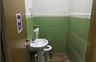 Spatiu comercial 45mp, vitrina, Dambu Pietros, grup sanitar, 2 zone acces. - 7